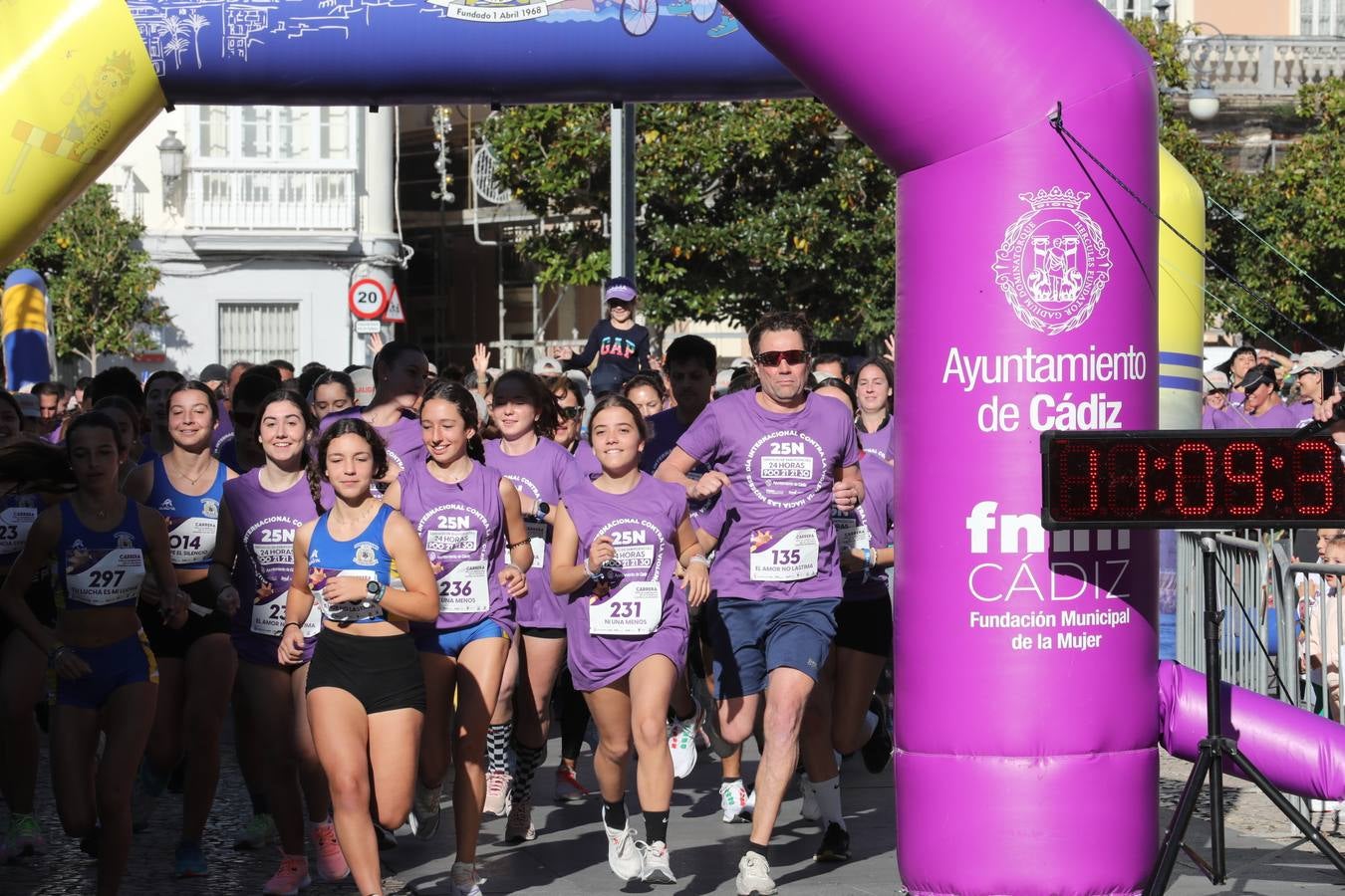 Fotos: Carrera Popular por la eliminación de la violencia contra las mujeres