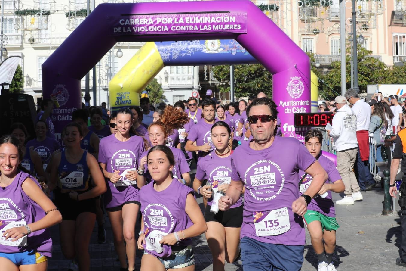 Fotos: Carrera Popular por la eliminación de la violencia contra las mujeres