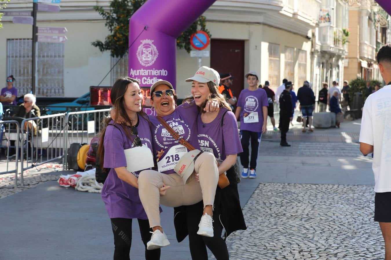 Fotos: Carrera Popular por la eliminación de la violencia contra las mujeres