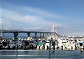 La Autoridad Portuaria prohíbe la varada en la rampa y en el patio de la asociación Viento de Levante de Cádiz