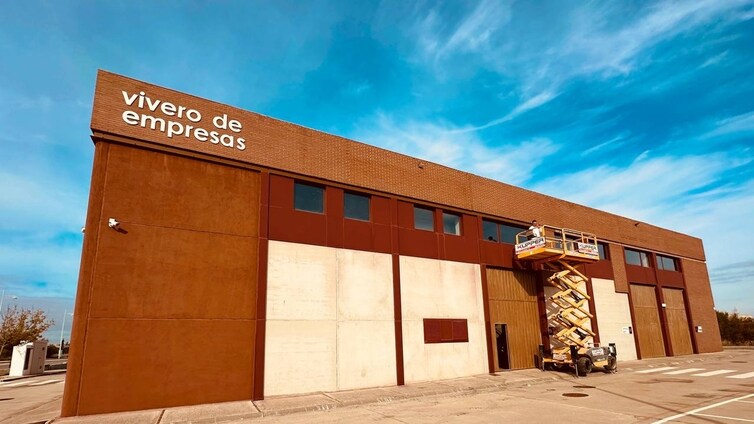 El Vivero de Empresas Industriales de El Puerto se acondiciona para su reactivación y puesta en servicio