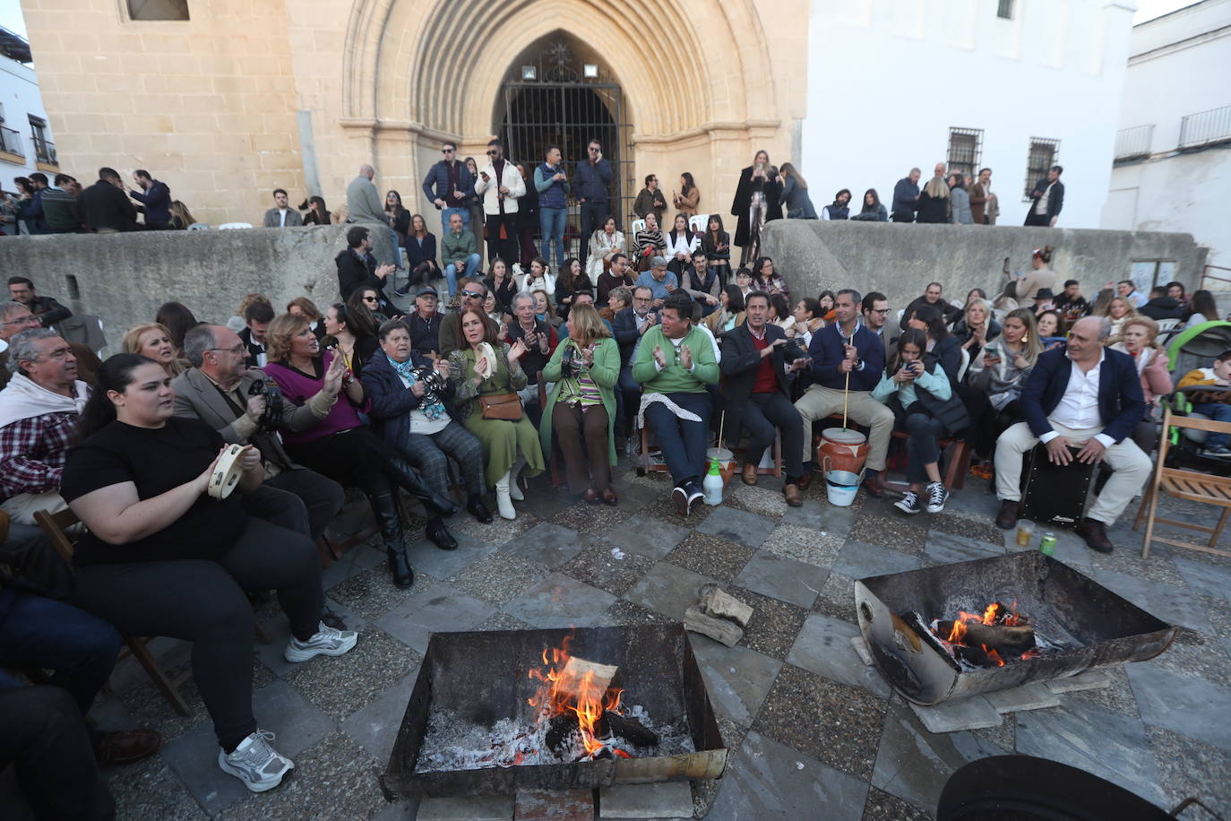 Fotos: Zambomba en la plaza Belén de Jerez