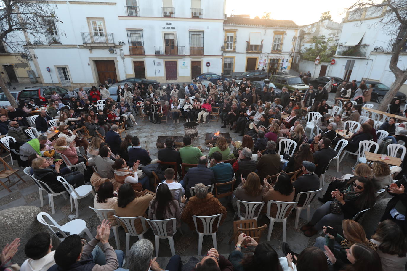 Fotos: Zambomba en la plaza Belén de Jerez