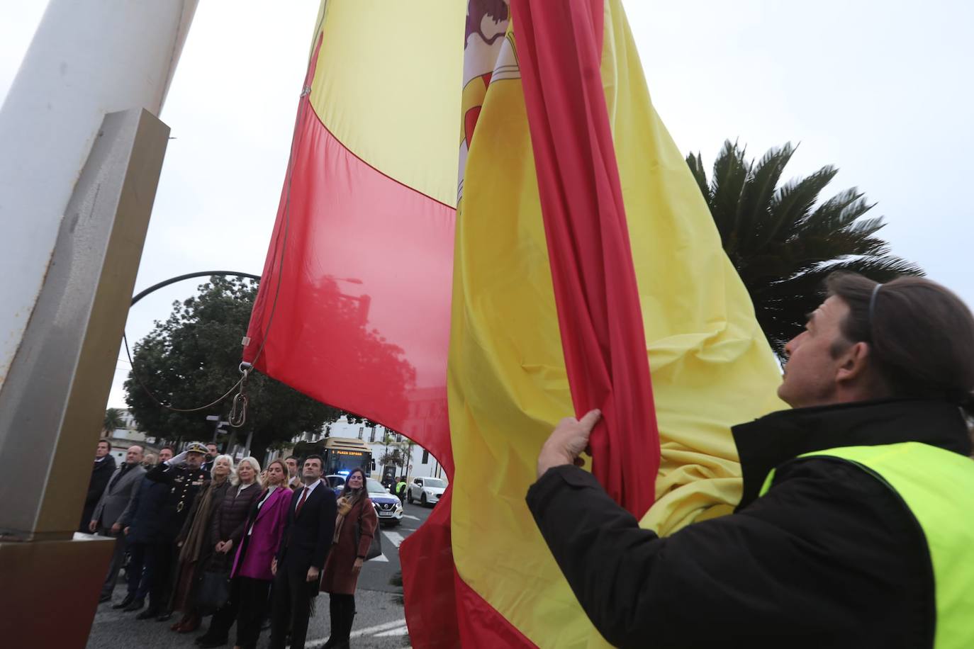 Fotos: Cádiz celebra el Día de la Constitución con la tradicional ofrenda floral e izado de la bandera