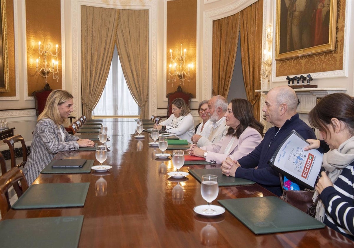 Diputación y sindicatos apuestan por reforzar el diálogo social para el desarrollo industrial de Cádiz.