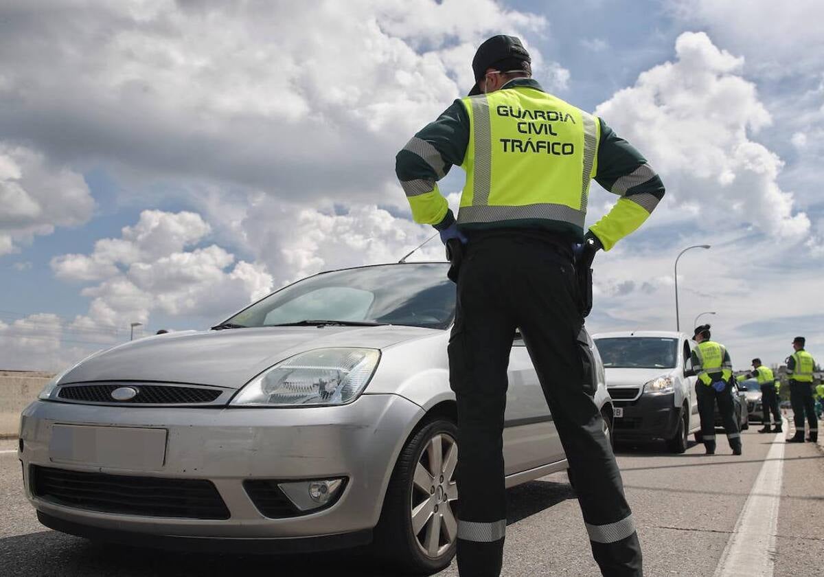 Campaña Especial de la DGT sobre el control de la tasa de alcohol y drogas en conductores.