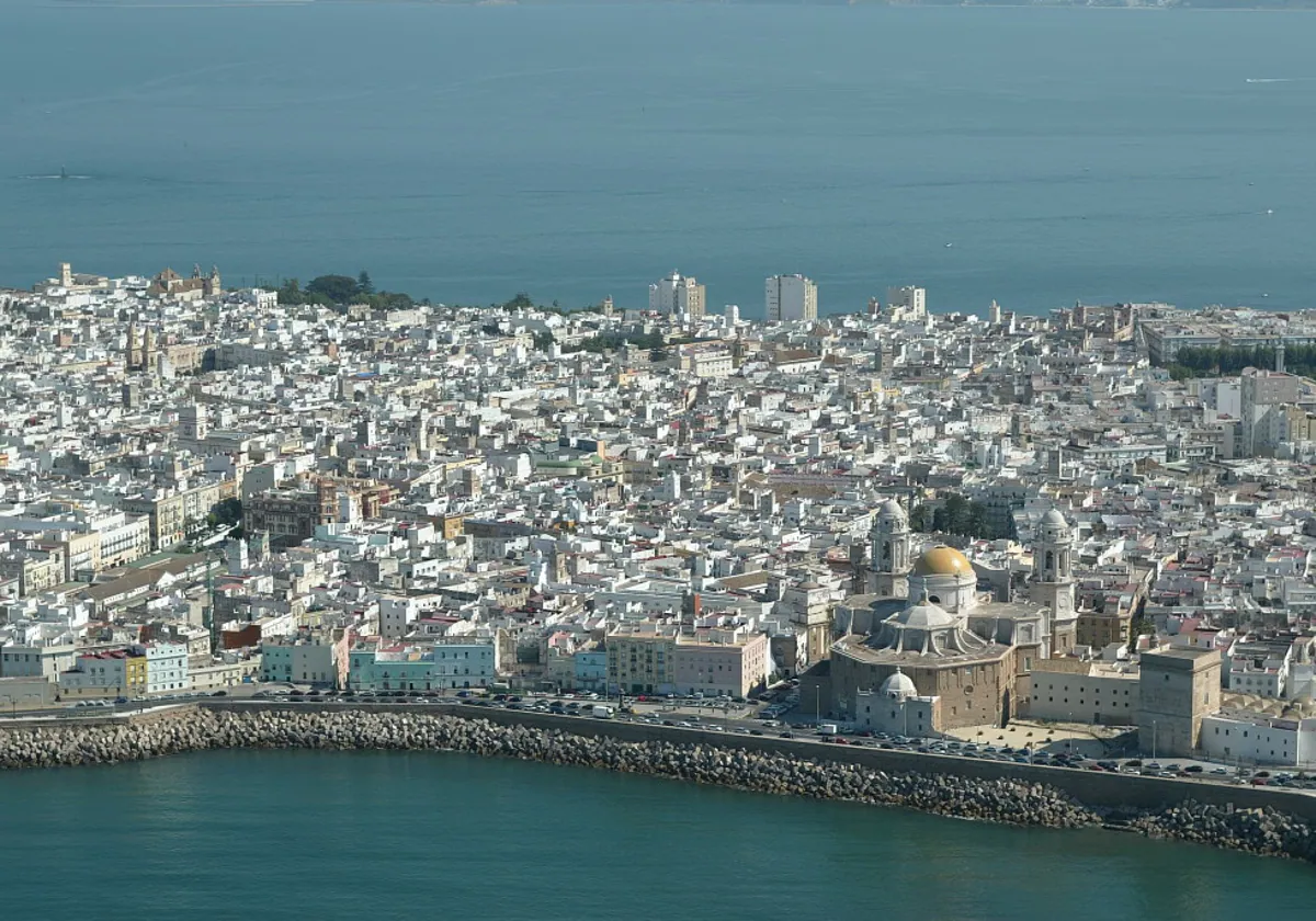 Imagen área del centro histórico de Cádiz.