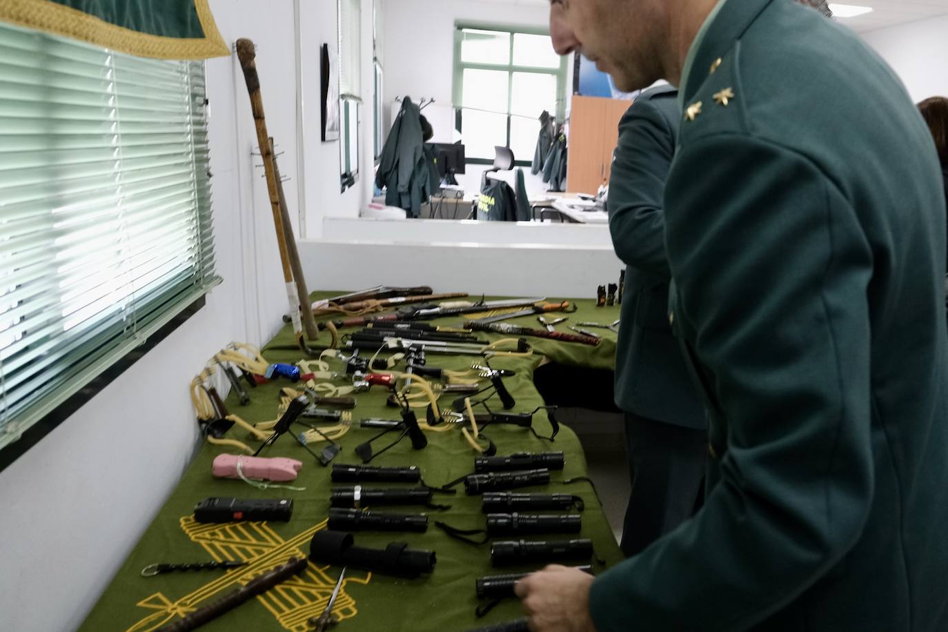 Fotos: El arsenal a la venta por internet en la provincia de Cádiz