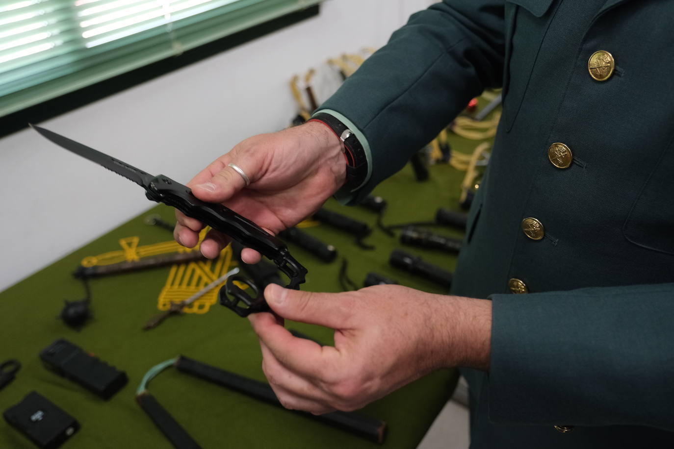 Fotos: El arsenal a la venta por internet en la provincia de Cádiz