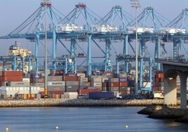 Puerto de Algeciras acoge un encuentro internacional sobre desafío del comercio de derechos de emisión