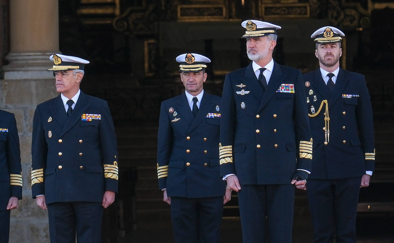 Fotos: El rey Felipe VI conoce la Escuela de Suboficiales y el Panteón de Ilustres Marinos