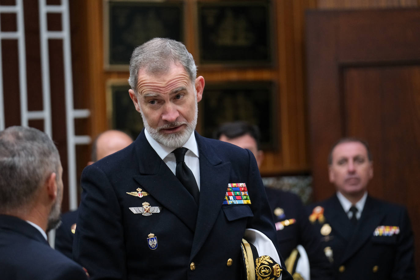 Fotos: El rey Felipe VI conoce la Escuela de Suboficiales y el Panteón de Ilustres Marinos