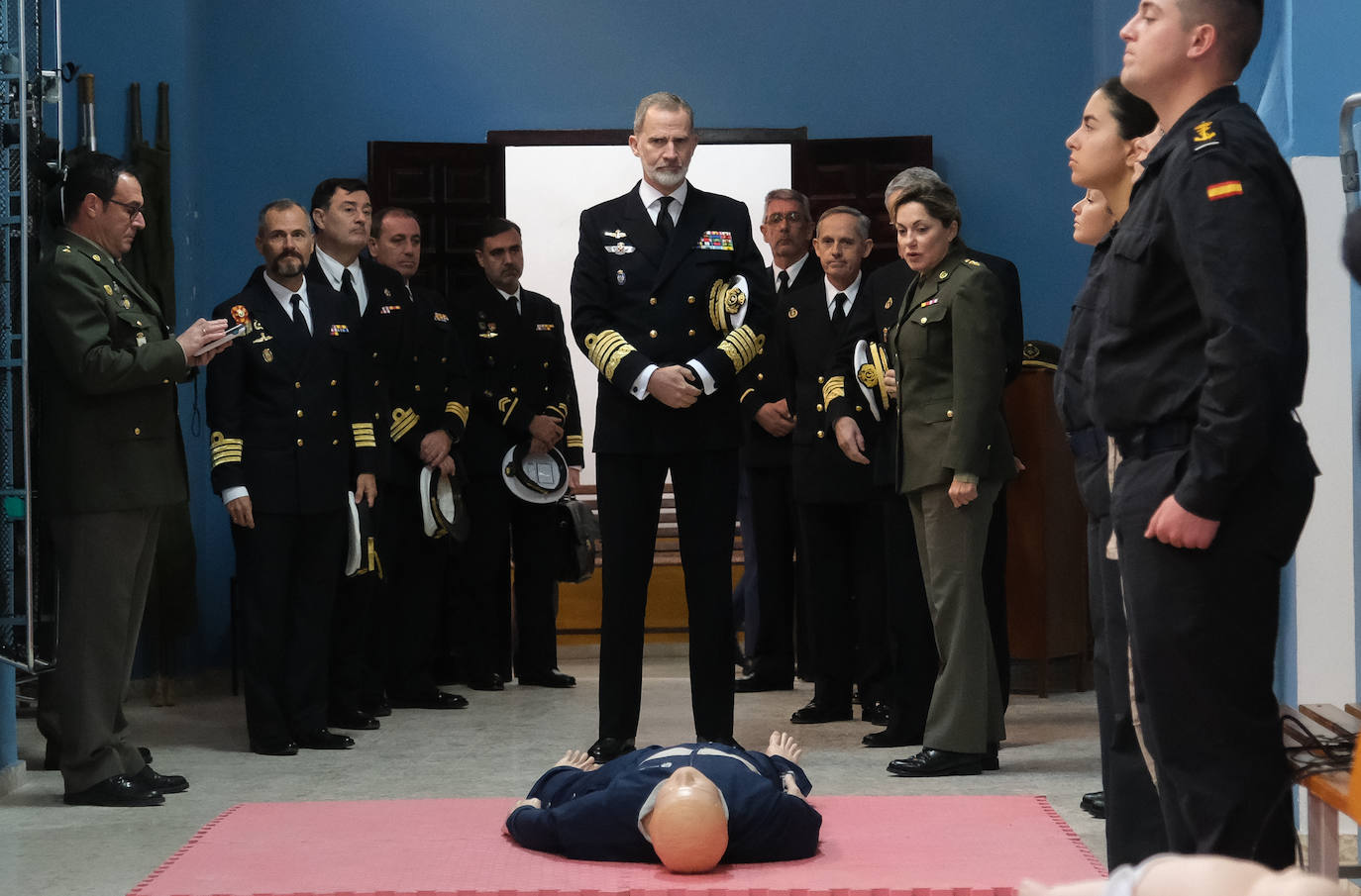 Fotos: El rey Felipe VI conoce la Escuela de Suboficiales y el Panteón de Ilustres Marinos