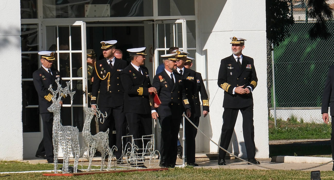 Fotos: El rey Felipe VI conoce la Escuela de Suboficiales y el Panteón de Ilustres Marinos