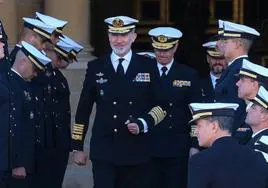 El Rey Felipe VI visita la Escuela de Suboficiales de la Armada en San Fernando