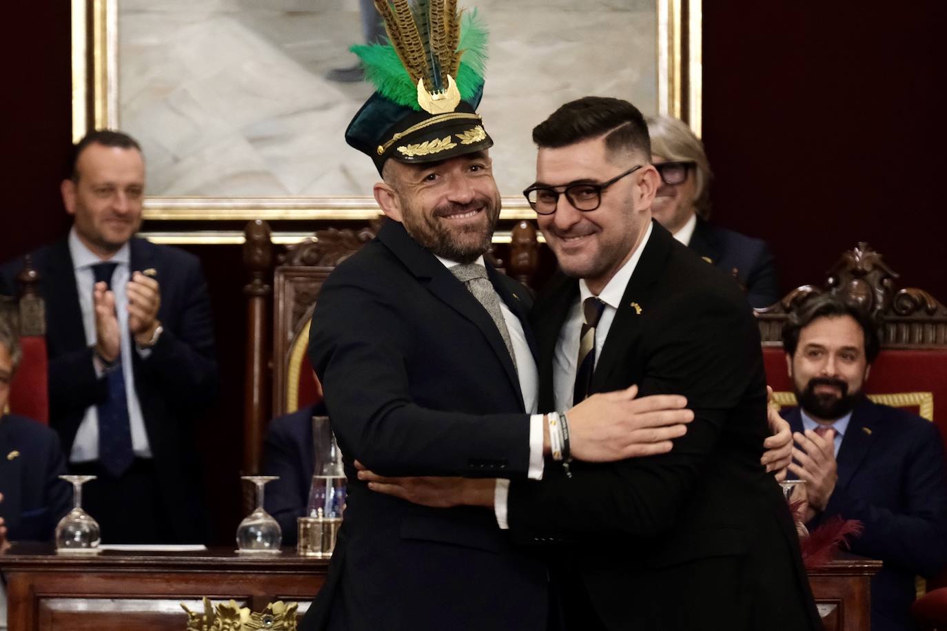 Fotos: entrega de las coronas a los Reyes Magos del año 2024