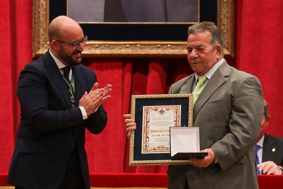 Fotos: El Puerto distingue a sus ciudadanos más ilustres