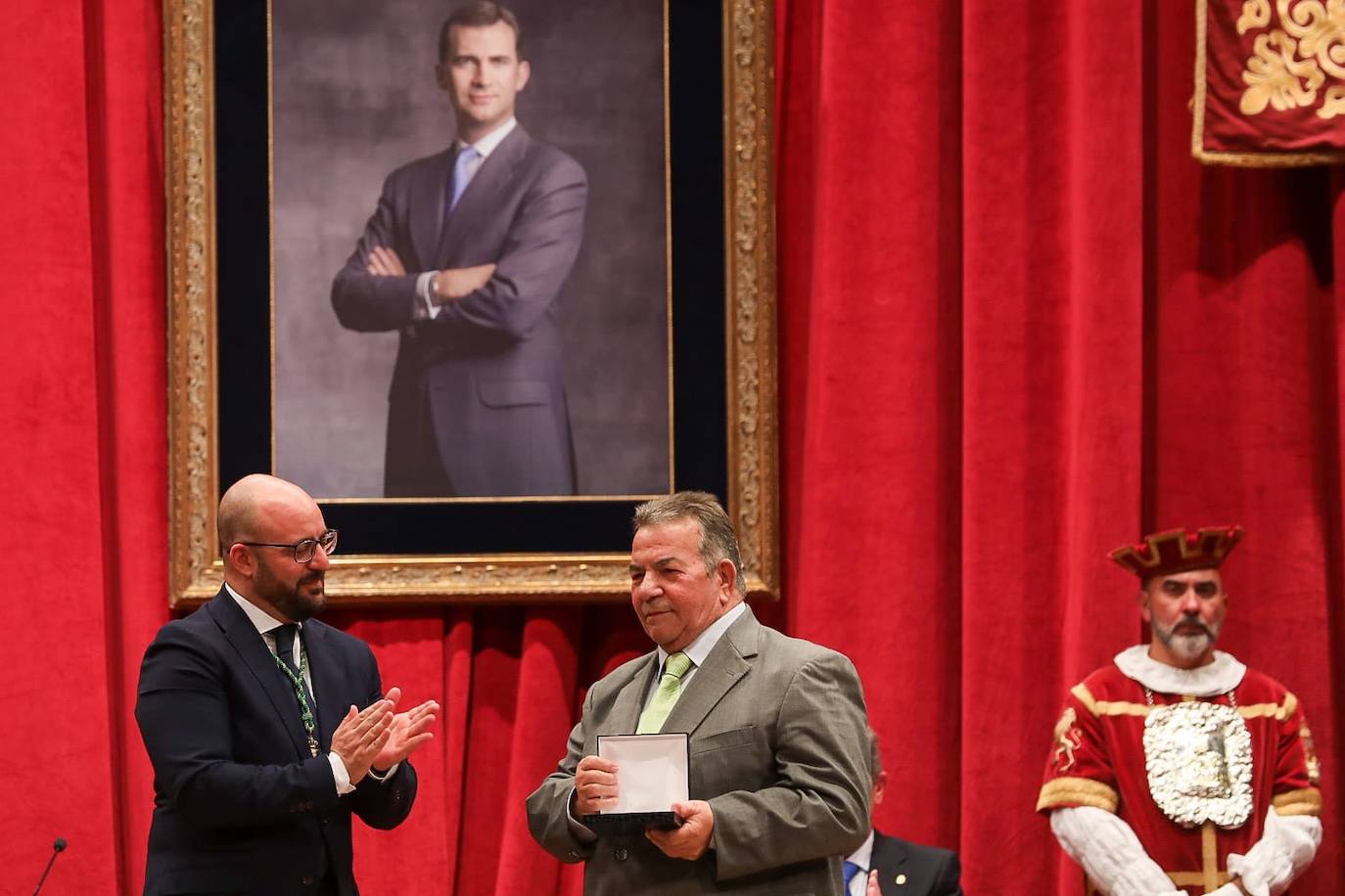 Fotos: El Puerto distingue a sus ciudadanos más ilustres