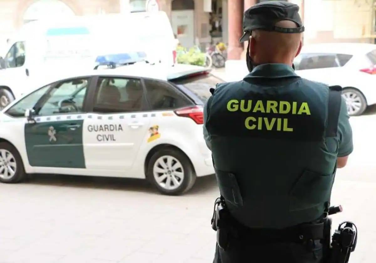 Dos hermanos de Arcos, a prisión por quemar el coche de un agente de la Guardia Civil en venganza por el arresto de su madre