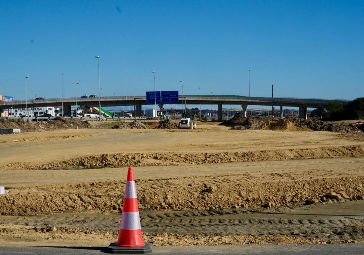 La maquinaria y el movimiento de tierra ya son visibles en tres Caminos