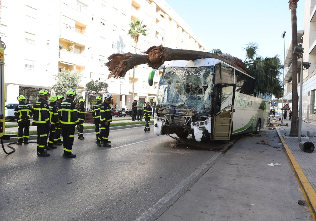 Accidente en la Avenida de las Cortes en Cádiz