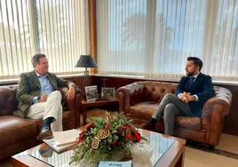 El presidente del Clúster Marítimo Español visita la Zona Franca para conocer sus proyectos de Economía Azul