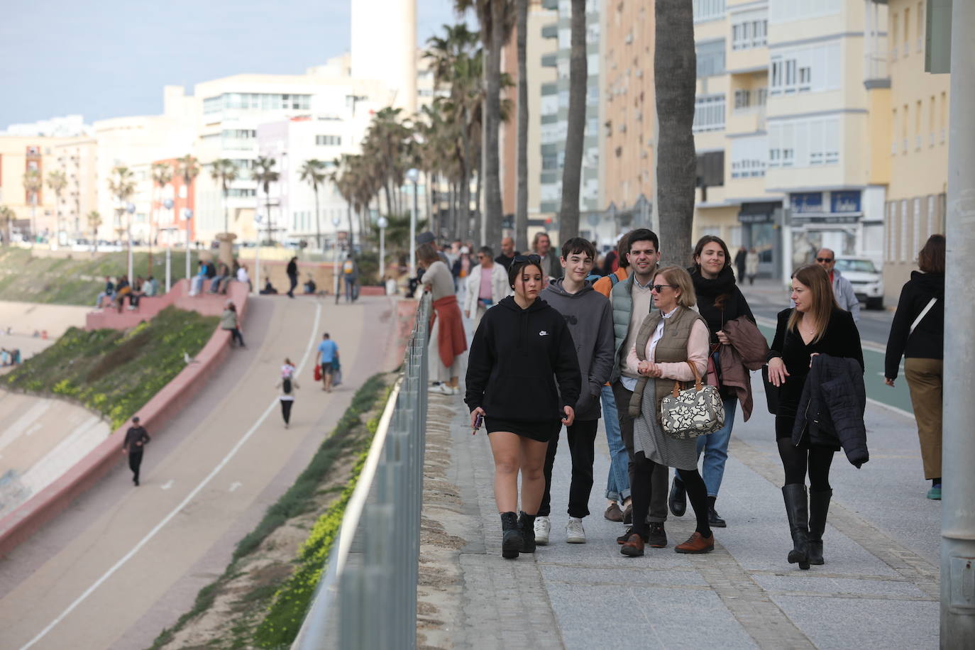 Cádiz estrena 2024 con un ambiente relajado