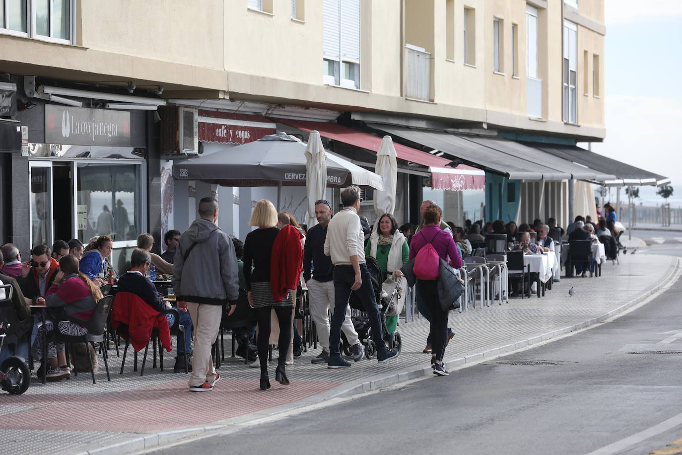 Cádiz estrena 2024 con un ambiente relajado
