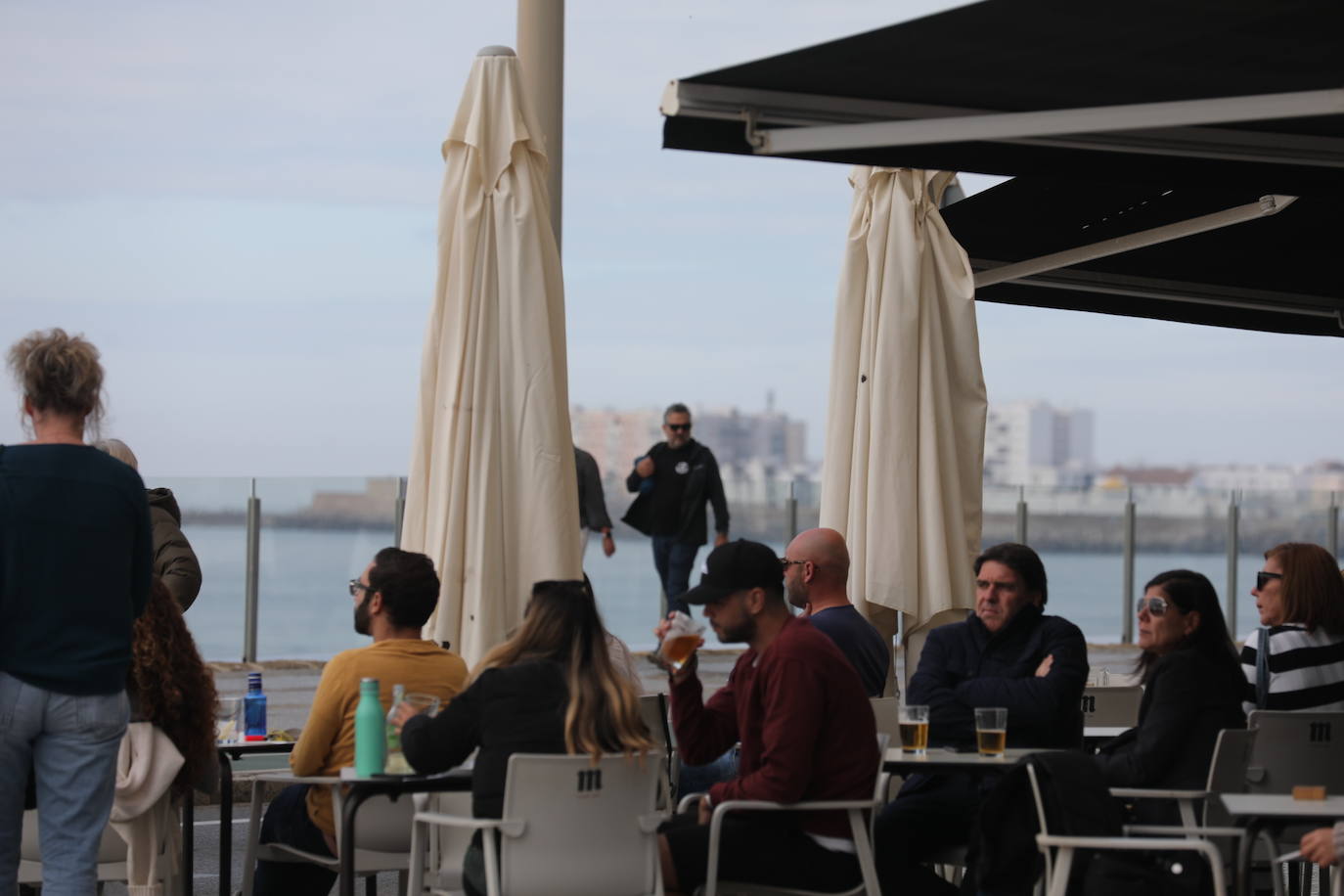 Cádiz estrena 2024 con un ambiente relajado