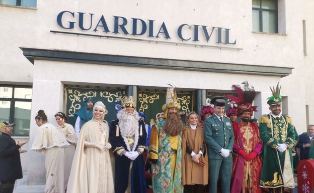 Emoción con la llegada de los Reyes Magos a Cádiz: «Es el día en el que volvemos a ser niños»