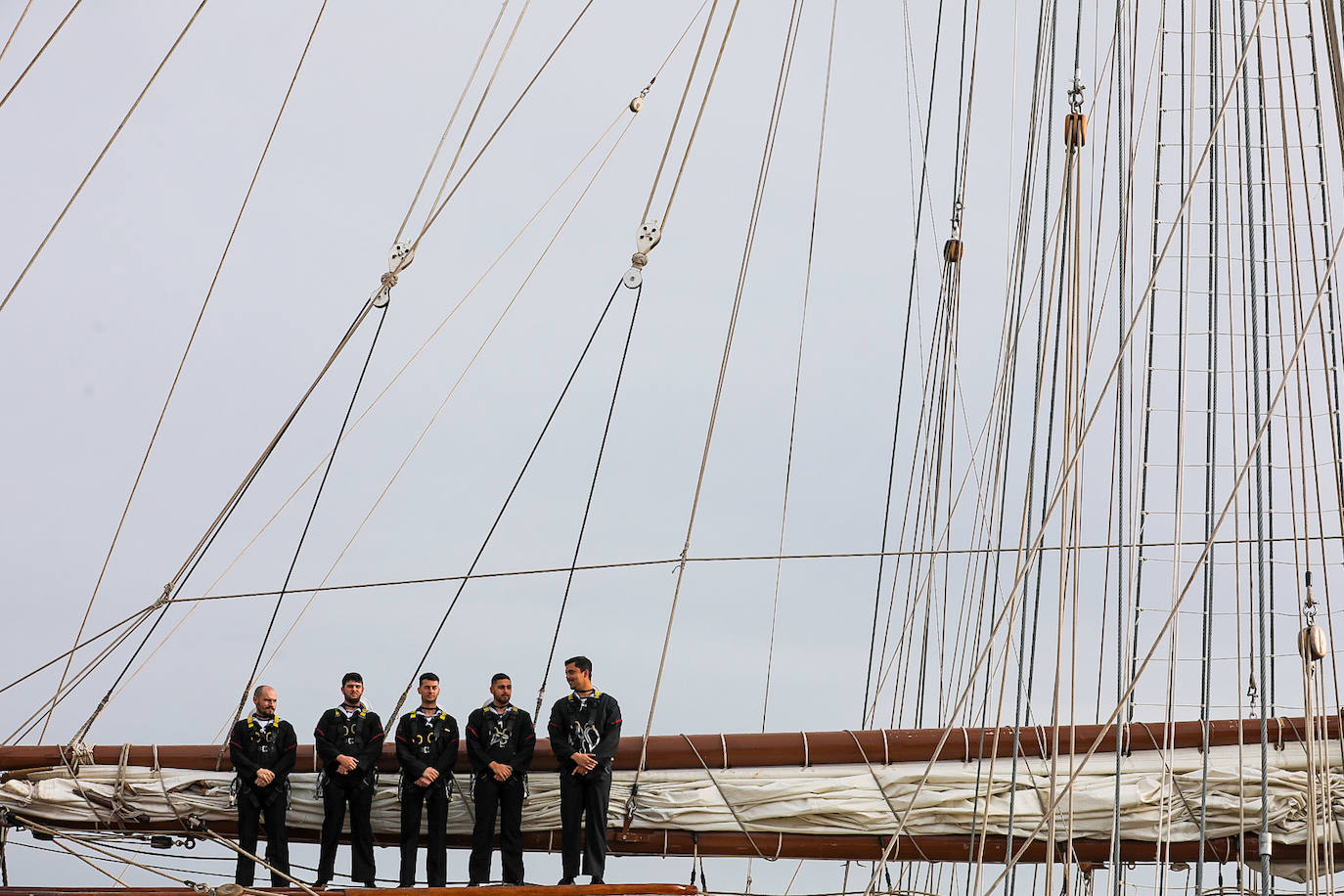 Fotos: Adiós al buque Juan Sebastián de Elcano, el embajador de Cádiz inicia un nuevo crucero de instrucción