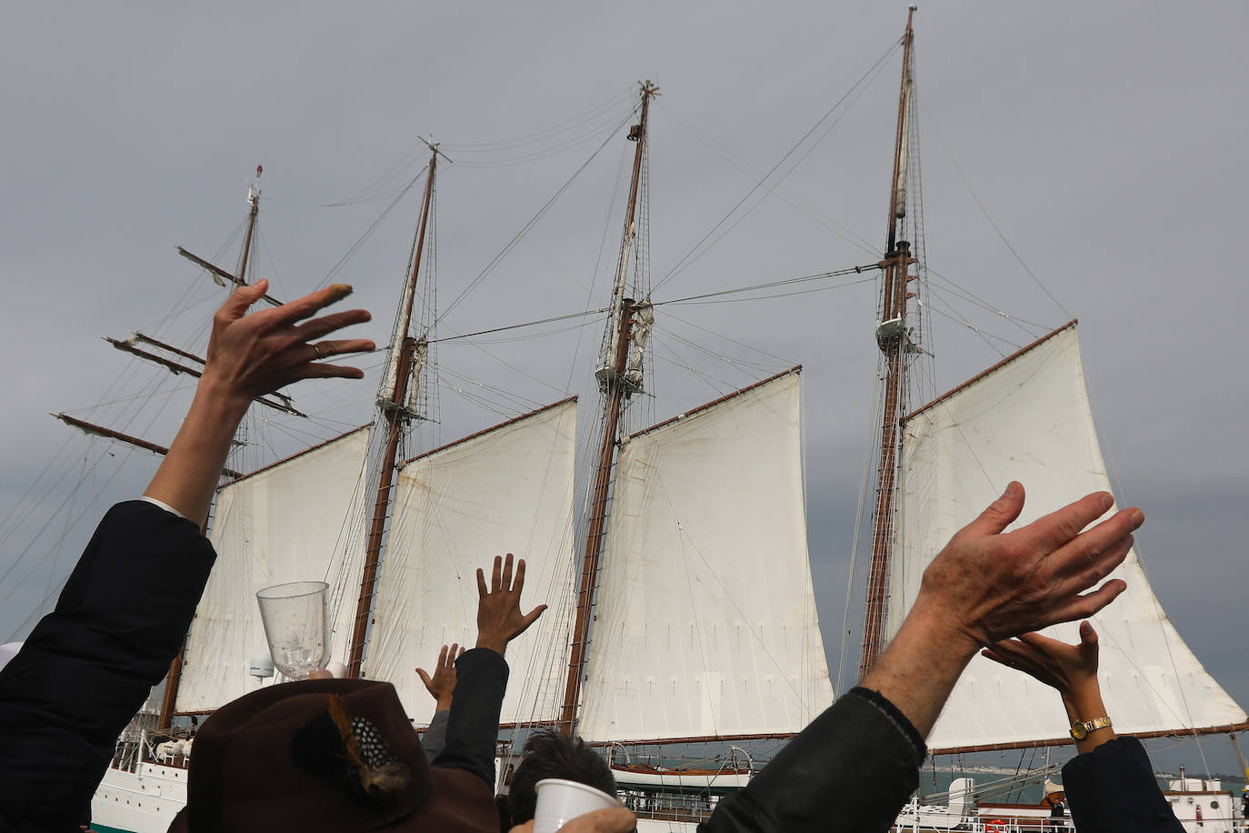 Fotos: Adiós al buque Juan Sebastián de Elcano, el embajador de Cádiz inicia un nuevo crucero de instrucción