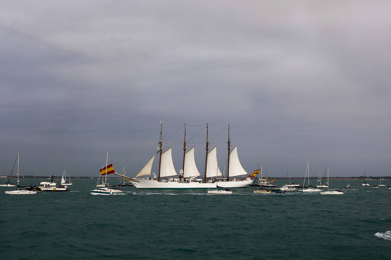 Fotos: Adiós al buque Juan Sebastián de Elcano, el embajador de Cádiz inicia un nuevo crucero de instrucción