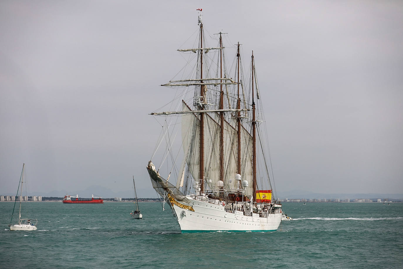Fotos: Adiós al buque Juan Sebastián de Elcano, el embajador de Cádiz inicia un nuevo crucero de instrucción