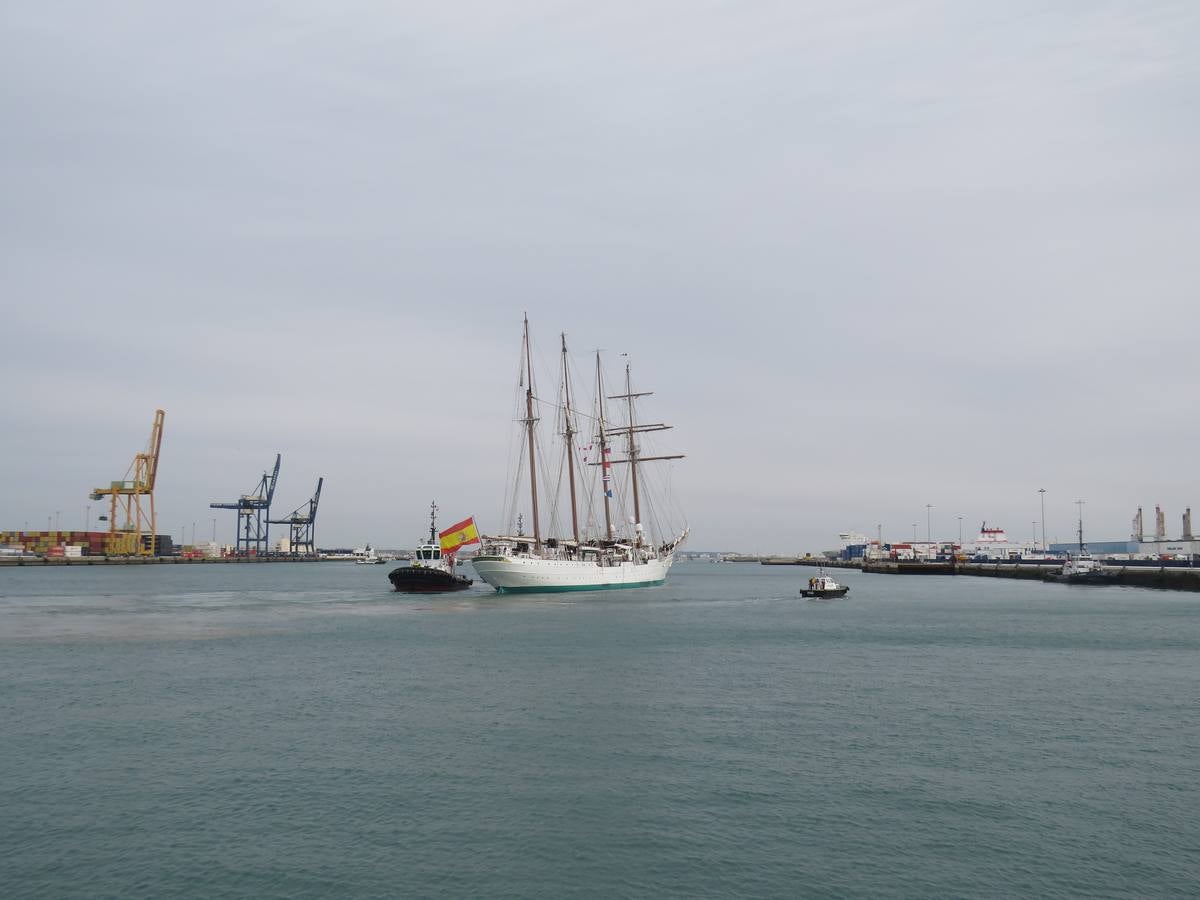Fotos: Salida del buque Juan Sebastián de Elcano en su 96 crucero de instrucción
