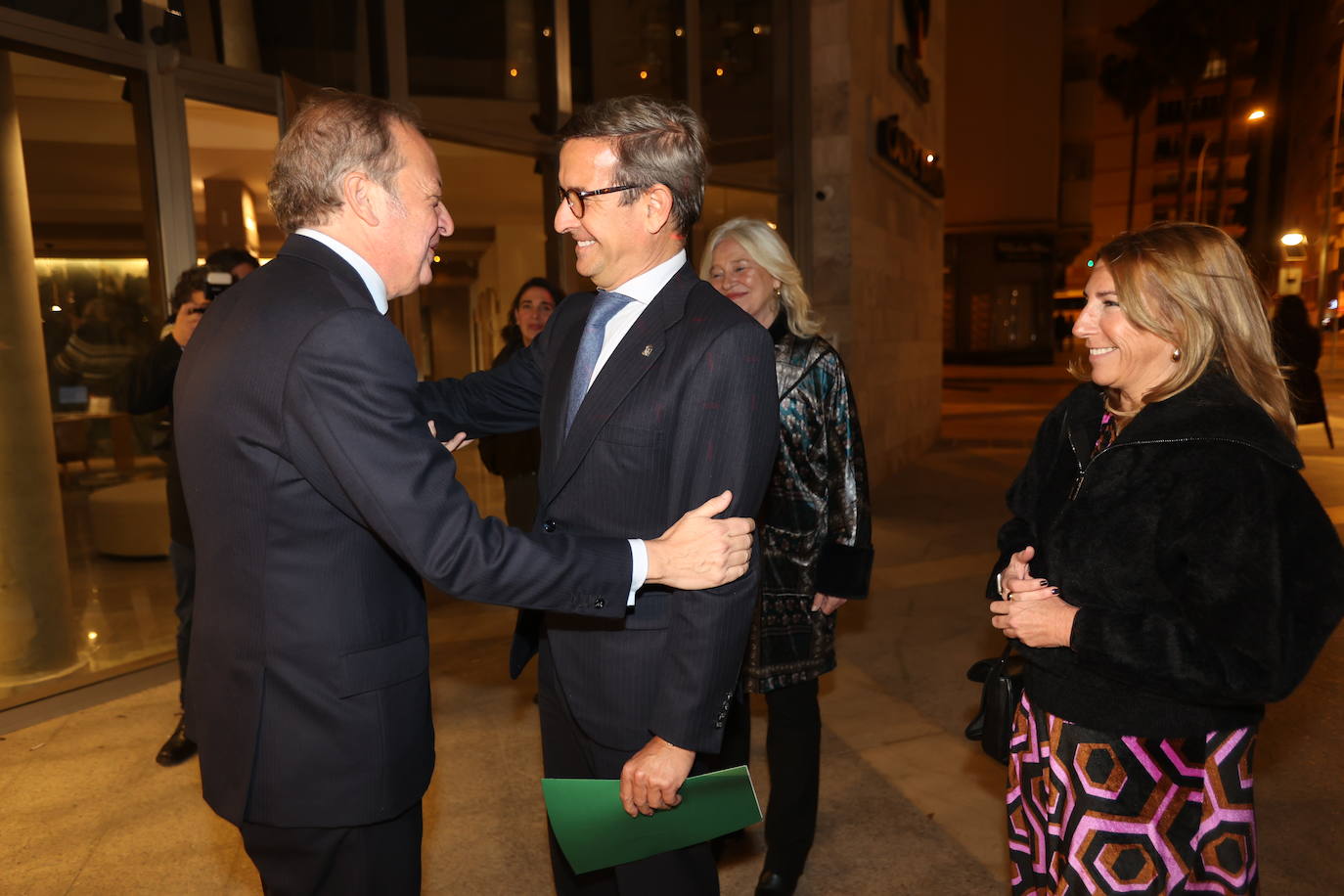 Así ha sido la entrega del premio Gaditano de Adopción a Borja Prado Eulate en Cádiz