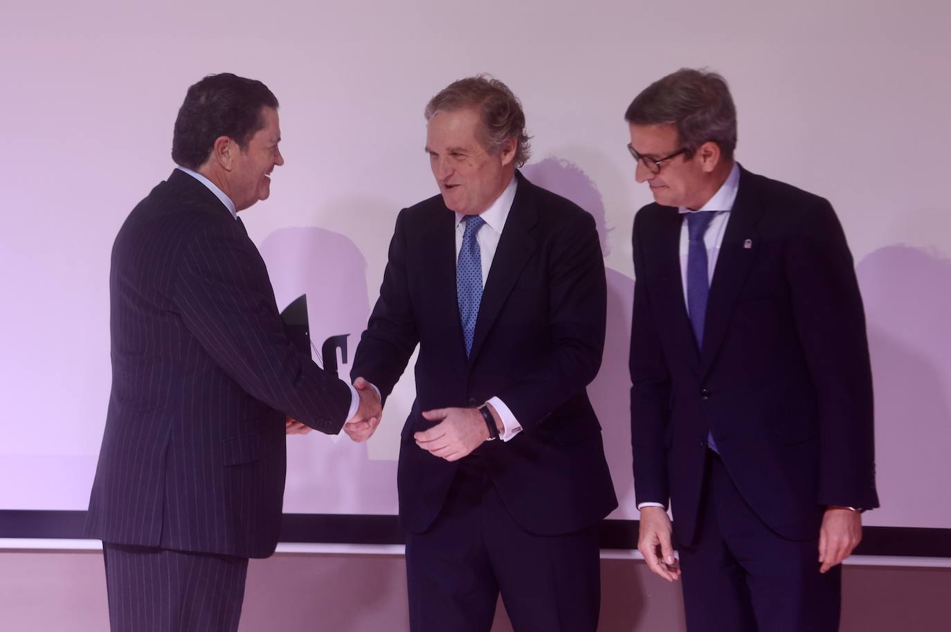 Así ha sido la entrega del premio Gaditano de Adopción a Borja Prado Eulate en Cádiz