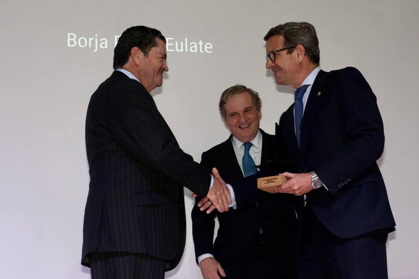 Así ha sido la entrega del premio Gaditano de Adopción a Borja Prado Eulate en Cádiz