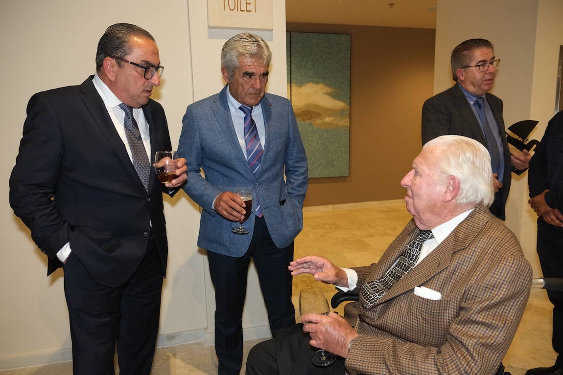 Fotos: Personalidades y amigos de Borja Prado se encuentran con el empresario y ganadero en Cádiz