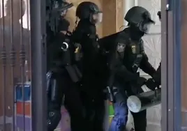 Redada policial en una casa okupa de Sanlúcar, otro 'supermercado' de papelinas