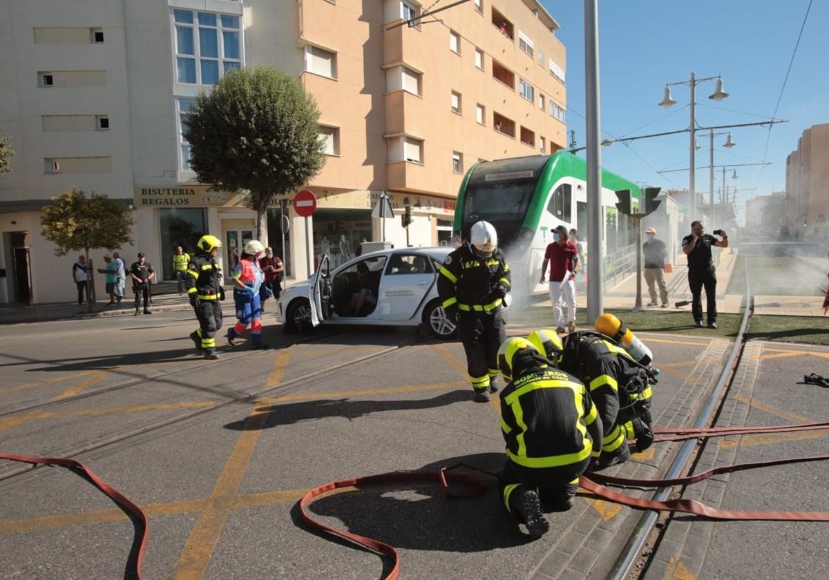 El Trambahía simulará un descarrilamiento para evaluar su capacidad de respuesta ante una emergencia.