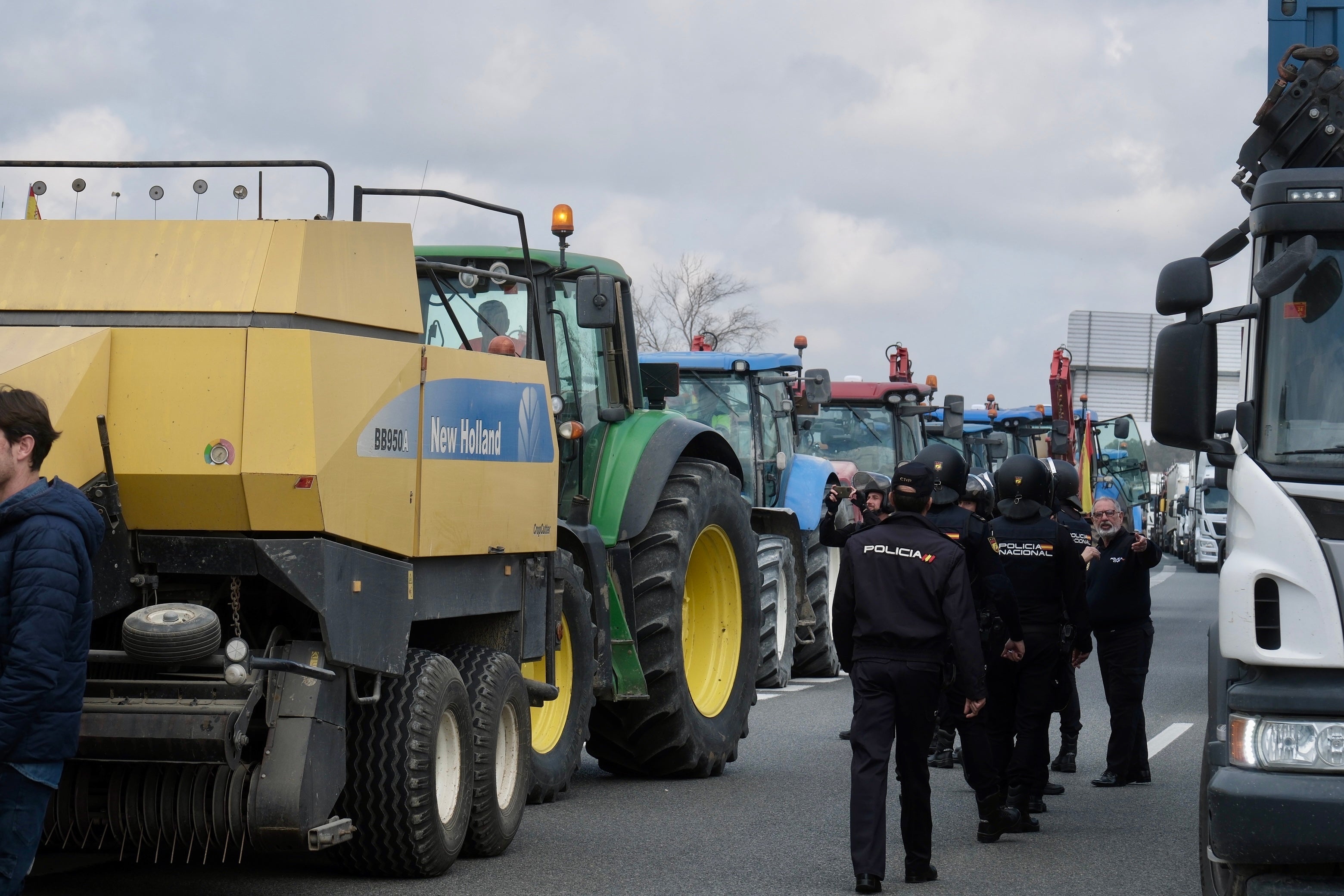 Fotos: Así ha sido la segunda jornada de movilizaciones de agricultores y ganaderos en Jerez