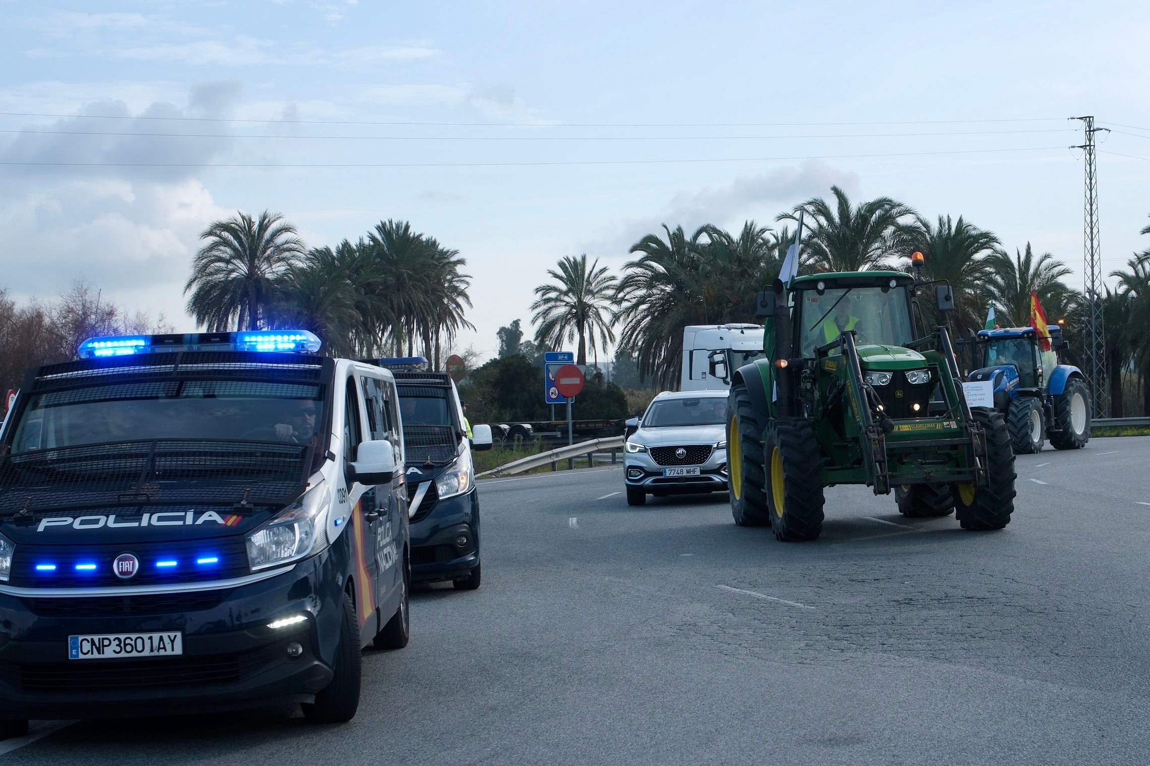 Fotos: Así ha sido la segunda jornada de movilizaciones de agricultores y ganaderos en Jerez