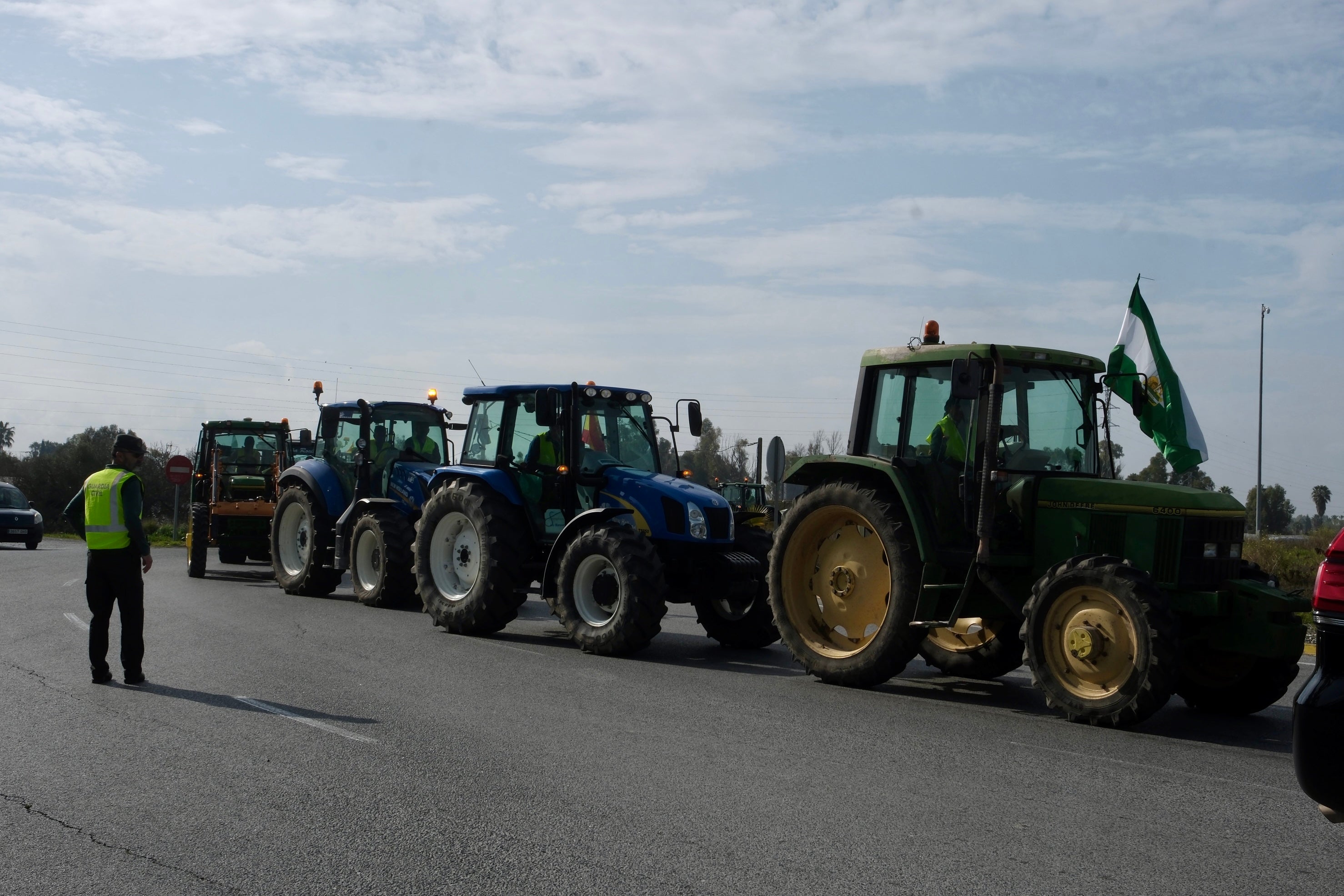 Fotos: Así ha sido la segunda jornada de movilizaciones de agricultores y ganaderos en Jerez