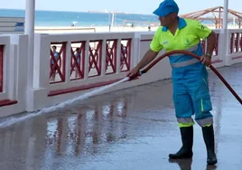 La Junta de Andalucía autoriza al Ayuntamiento de Cádiz a baldear con agua potable durante el Carnaval