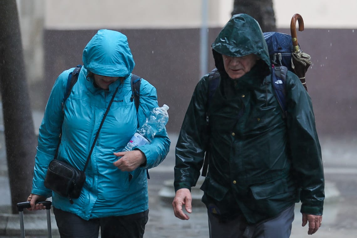 Fotos: La borrasca Karlotta azota con fuerza a Cádiz