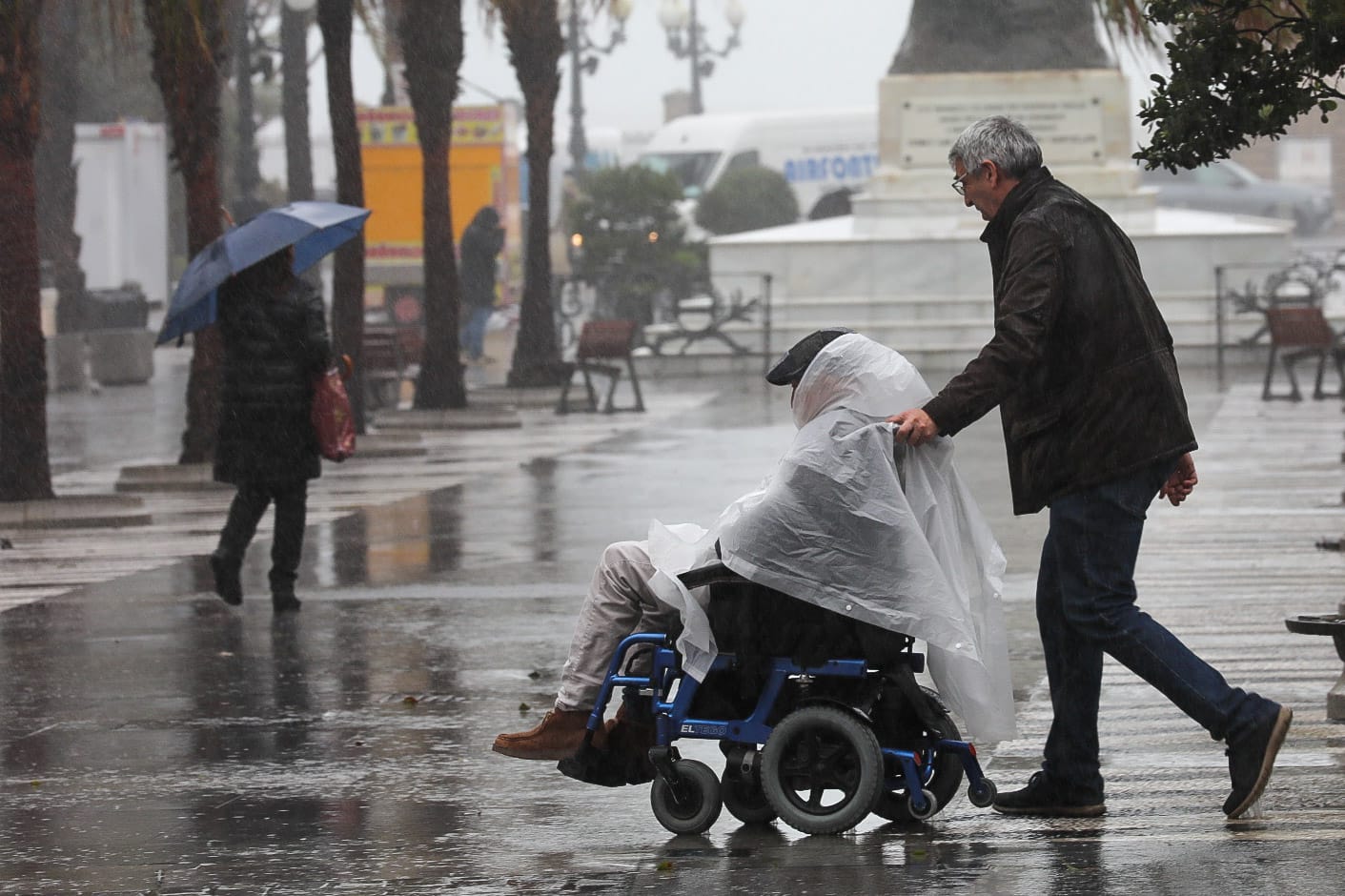 Fotos: La borrasca Karlotta azota con fuerza a Cádiz