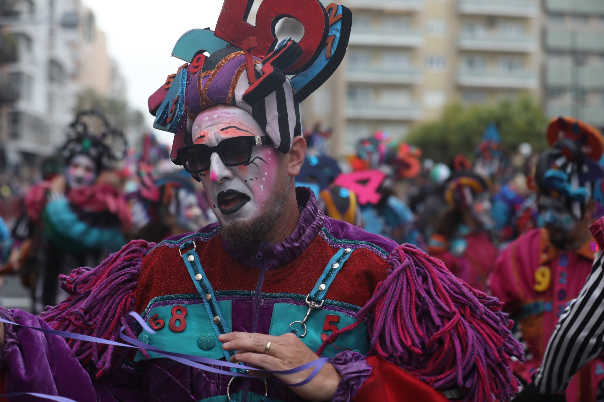 Fotos: Las mejores imágenes de la Cabalgata Magna del Carnaval de Cádiz