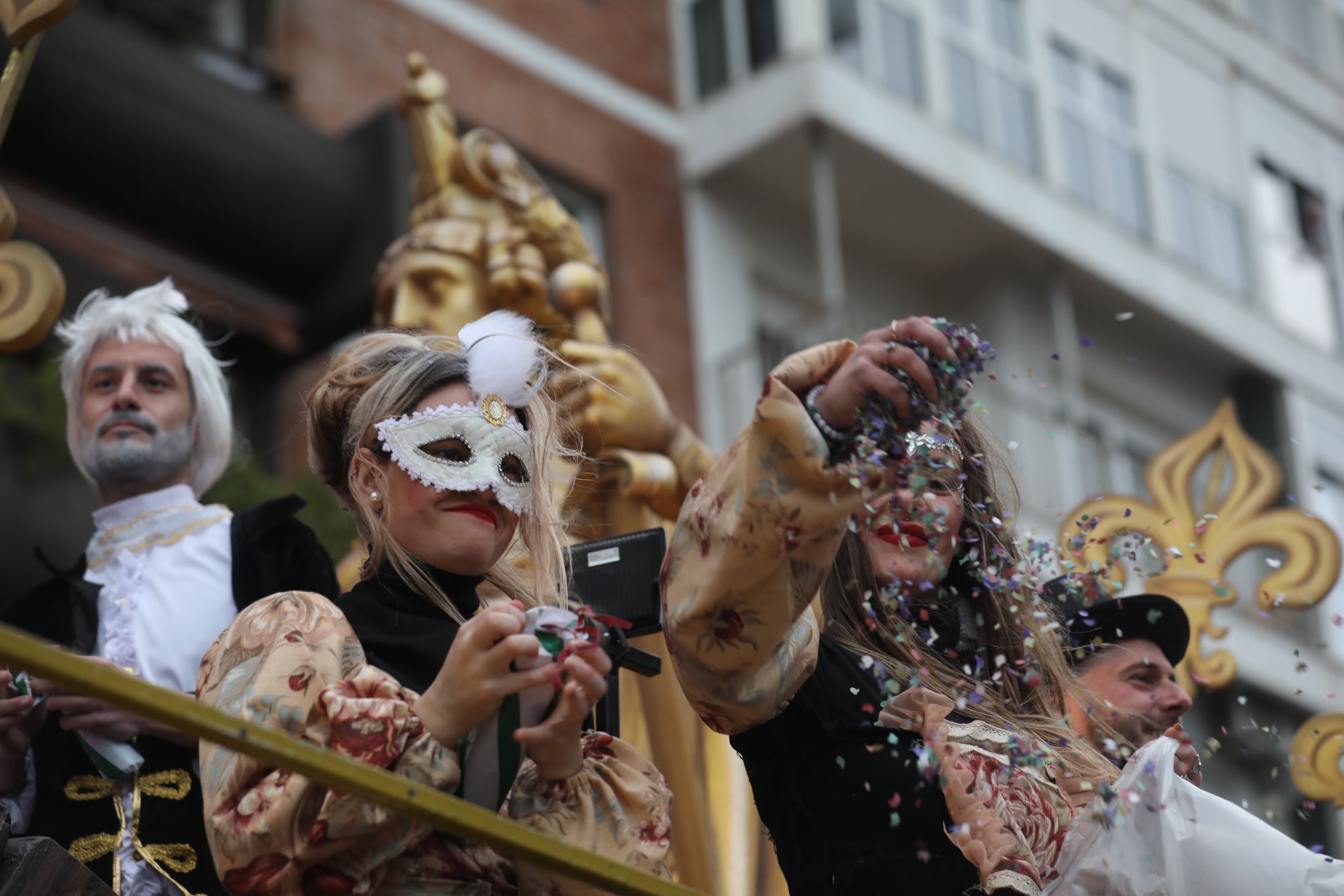 Fotos: Las mejores imágenes de la Cabalgata Magna del Carnaval de Cádiz