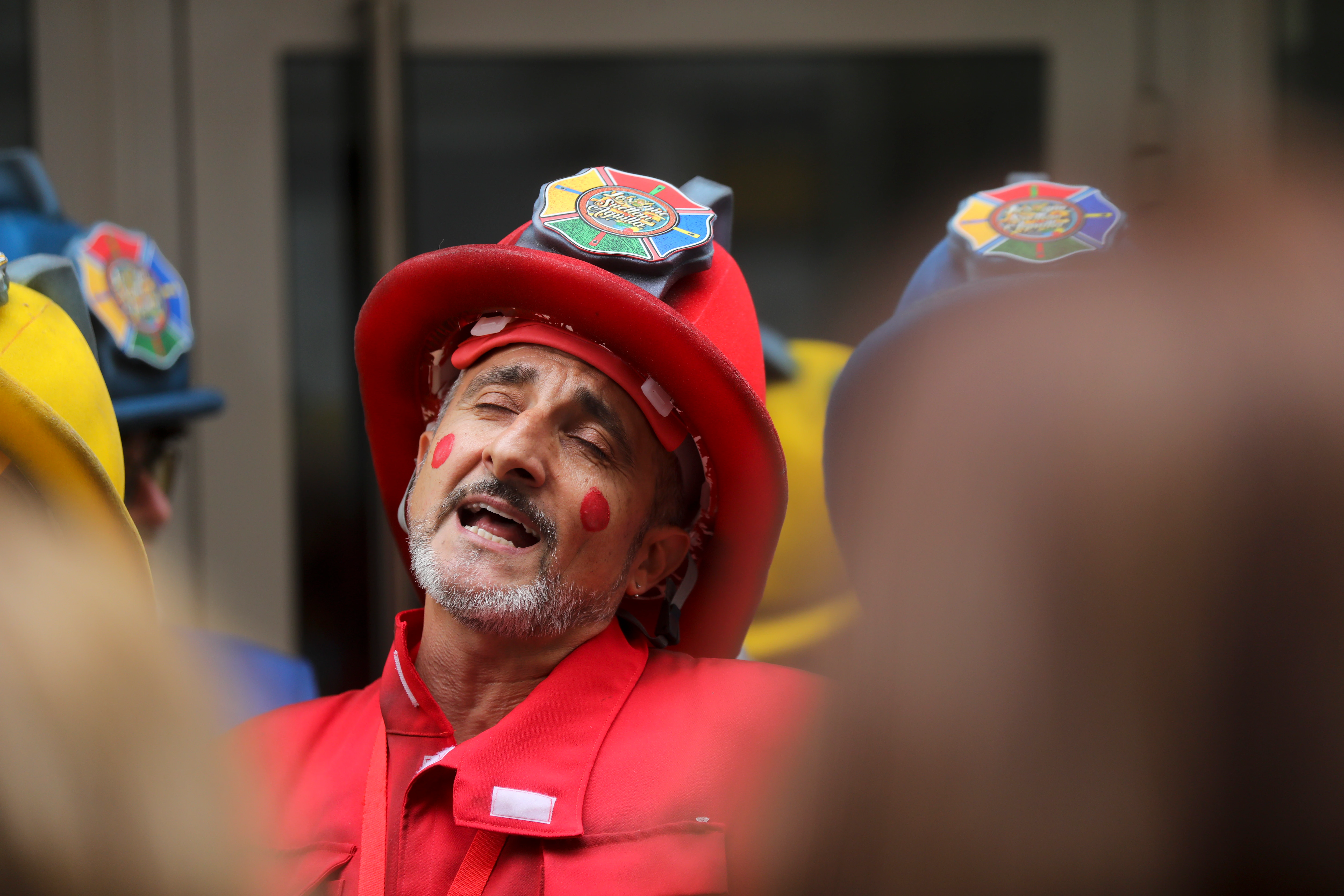 Fotos: Las imágenes del lunes de Carnaval en Cádiz marcado por la lluvia
